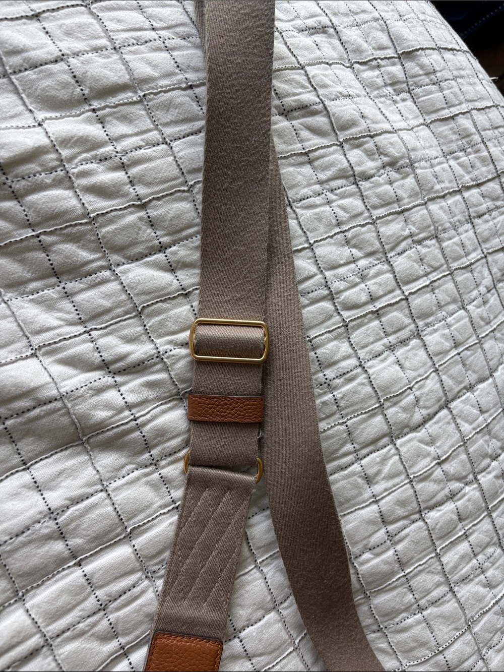 Tory Burch Caramel Pebbled Leather Crossbody Camera Bag with Wide Strap - Picture 4 of 7